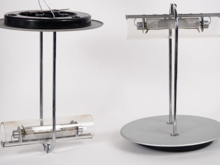 Franco FRATTINI par ARTEMIDE.  Paire de plafonniers Acheo. H. 34 cm