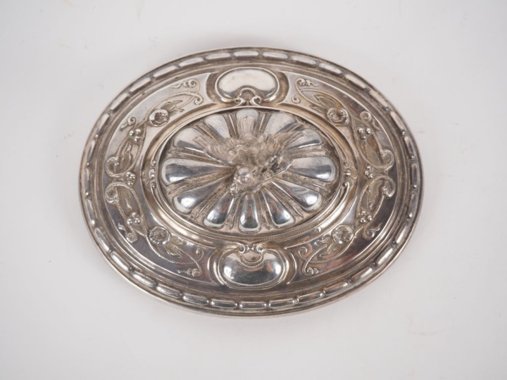 Couvercle de pièce de forme en argent 925, la prise ornée d'un oiseau 