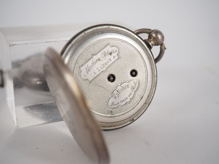 4 différentes montre de gousset, une en argent, cadrans émaillés. Diam