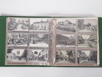 Vente aux enchères Collection de cartes postales anciennes : environ 450 pièces.