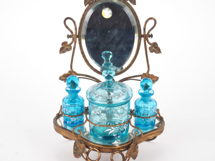 Nécessaire de toilette 3 pièces sur son support de style Art Nouveau e
