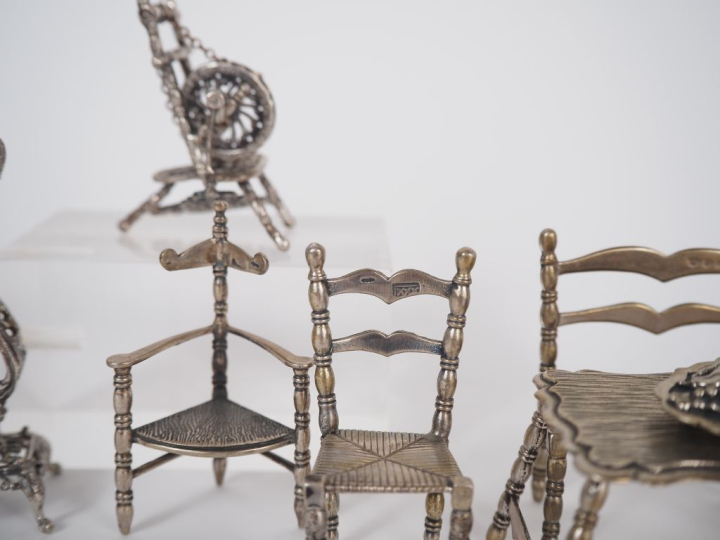 Ensemble mobilier miniature en argent 925 et argent 800 comprenant hui