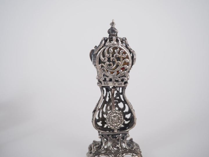 Ensemble mobilier miniature en argent 925 et argent 800 comprenant hui