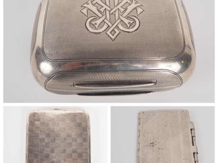 Boîte anglaise en argent 800 à décor d'un monograme. Signée Piccadilly