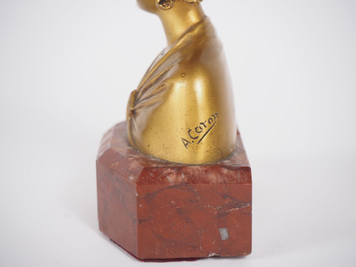 Alexandre Auguste CARON. "Buste de jeune femme" Sujet en bronze à pati
