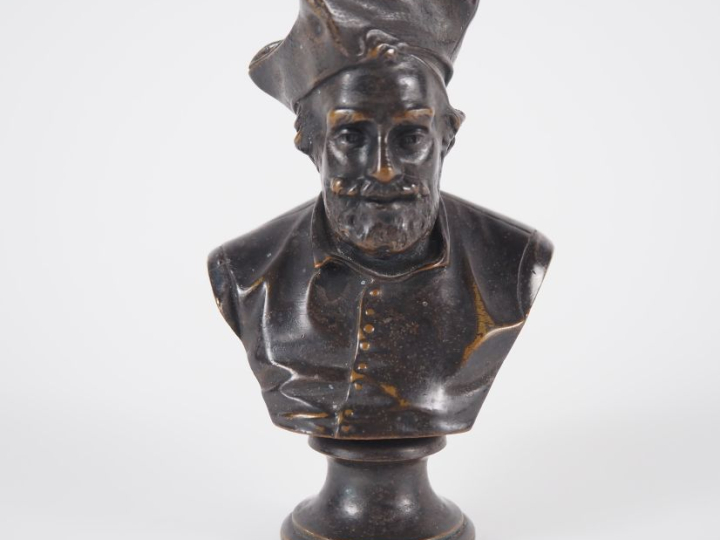 Etienne MELINGUE. "Buste d'homme". Sujet en bronze signé. H. 10 cm.