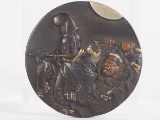 Vente aux enchères Broche japonaise XIXème en bronze double patine et rehaussée d'or à dé