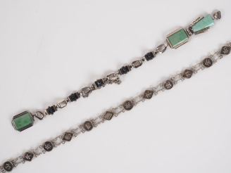 Vente aux enchères Bracelet de style Art Déco en argent et pierres dures à décor géométri