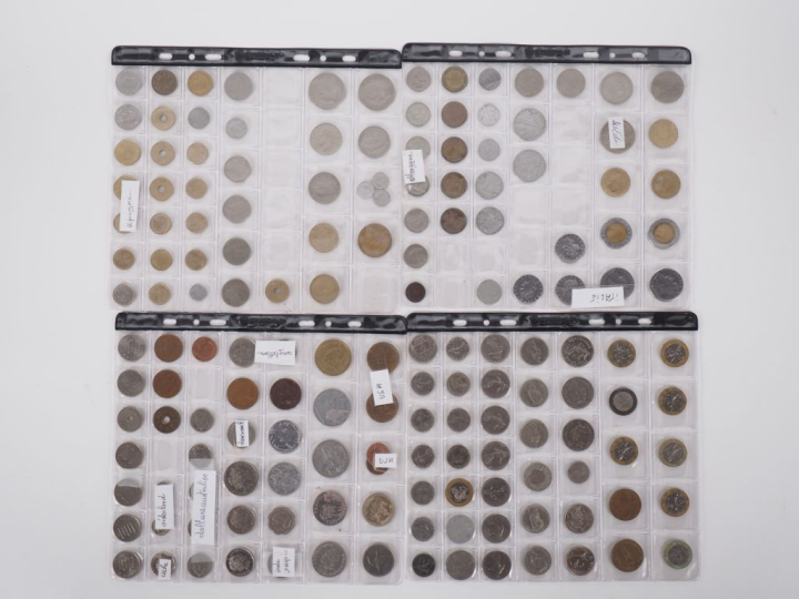 Ensemble de 188 pièces de collection.