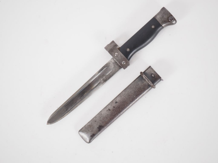Baïonnette modèle 1892 transformée en poignée de tranchée.  Poignée à 
