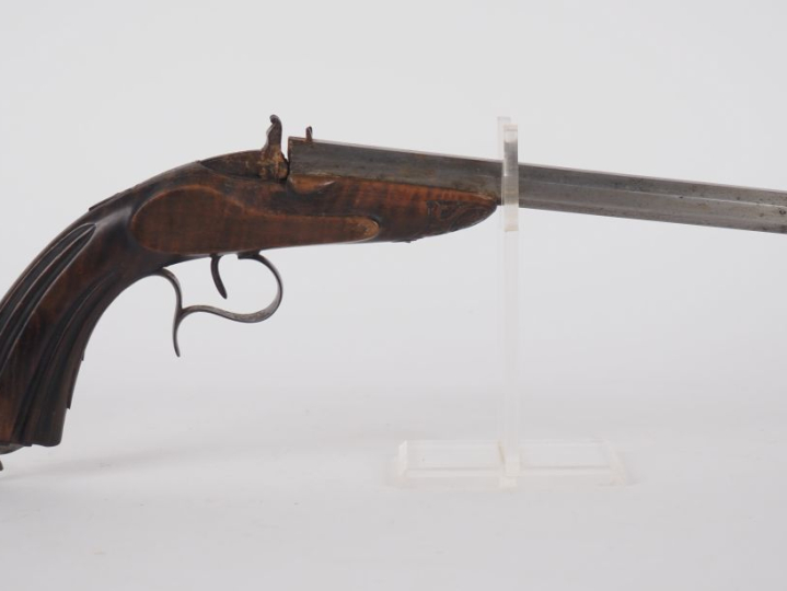 Pistolet de tir système Flobert, un coup, calibre 6 mm.  Canon à pans.