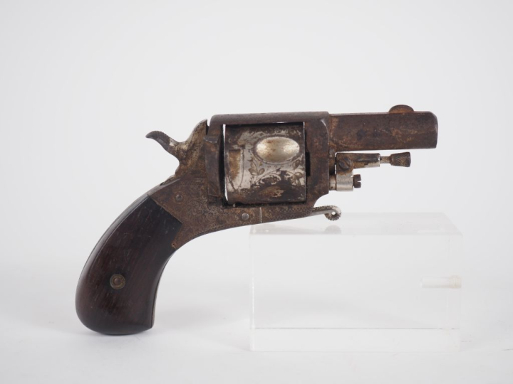 Revolver Bulldog, cinq coups, calibre 320.  A.B.E. (Oxydé).