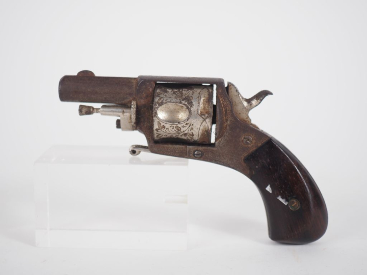 Revolver Bulldog, cinq coups, calibre 320.  A.B.E. (Oxydé).