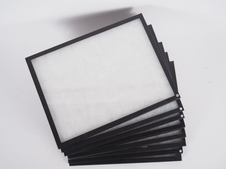 Ensemble de huit présentoirs pour insignes ou décorations. Dim. 31,5 x