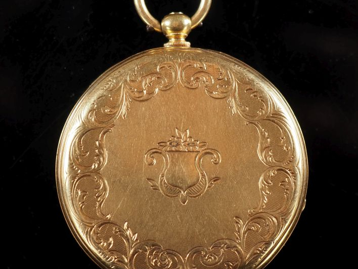 VIDAL Montre savonnette aveugle en or jaune 750.  Cadran à chiffres ro