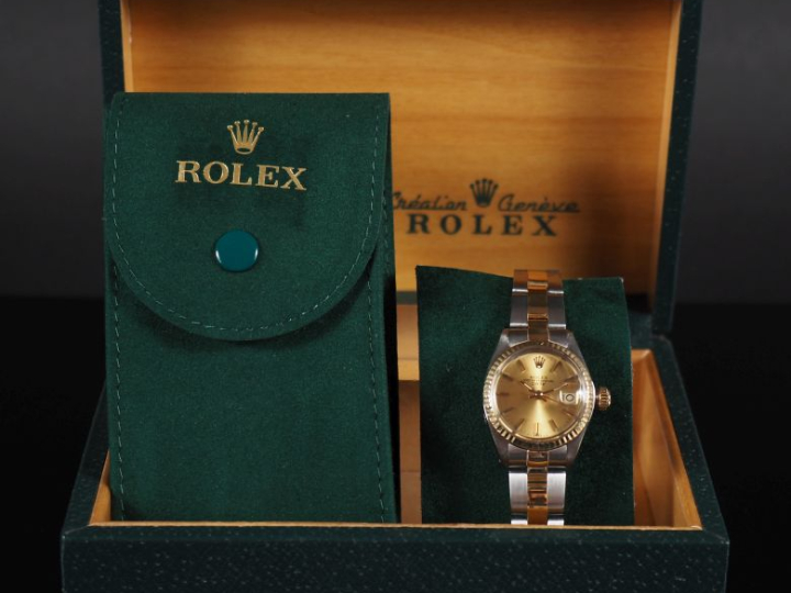 ROLEX, Oyster Perpetual Date Ref. 6917/3 N°5140266 Montre bracelet de 