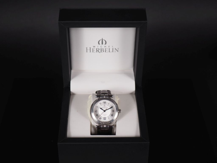Michel HERBELIN, Newport Automatic Ref. 1666 BC Montre bracelet en aci