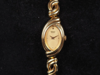 Vente aux enchères SEIKO, Rivoli Ref. 379 N° 2E20 6510 Montre bracelet de dame en métal d