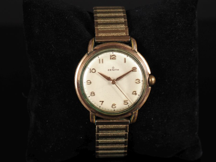 ZENITH Ref. 766166 Montre bracelet, boitier en plaqué or.  Cadran rond