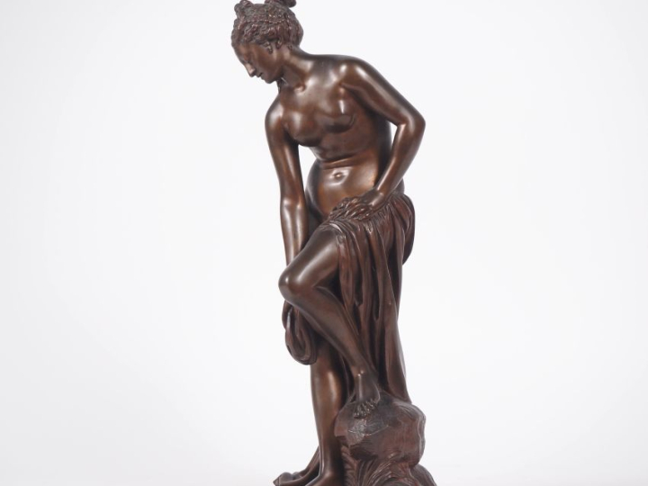ALLEGRAIN.  "Baigneuse" Sculpture en bronze à patine brune  Signée H. 