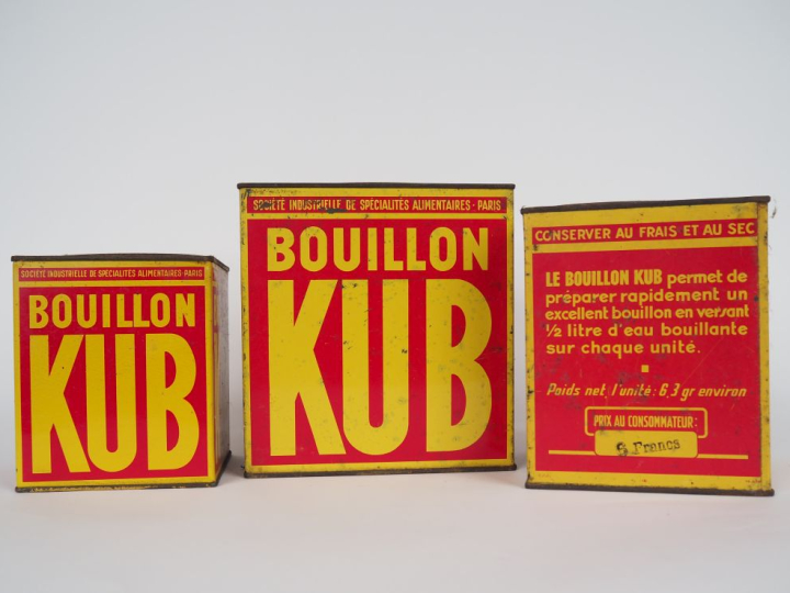 3 différentes boites en tôle "bouillon Kub". H. 18 cm 16 cm et 13,5 cm