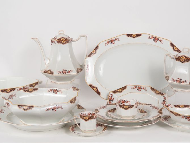 Service de table Art Déco en porcelaine de Limoges à décor de fleurs, 