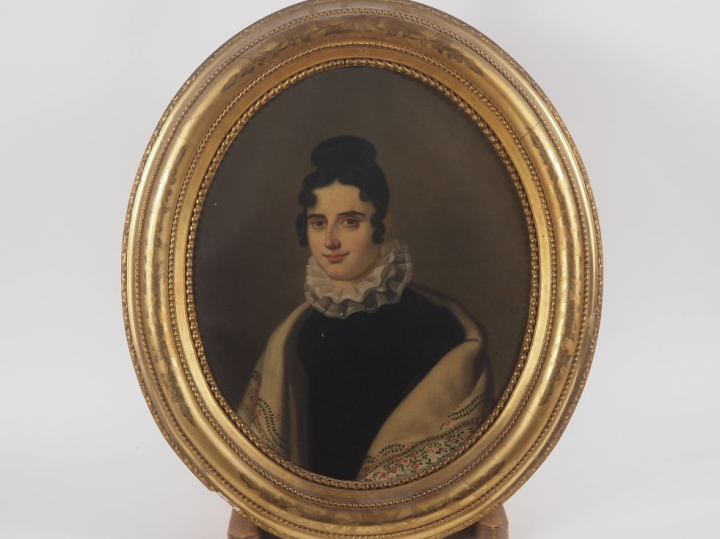 Ecole française XIXème. "portrait de jeune fille en médaillon" Huile s