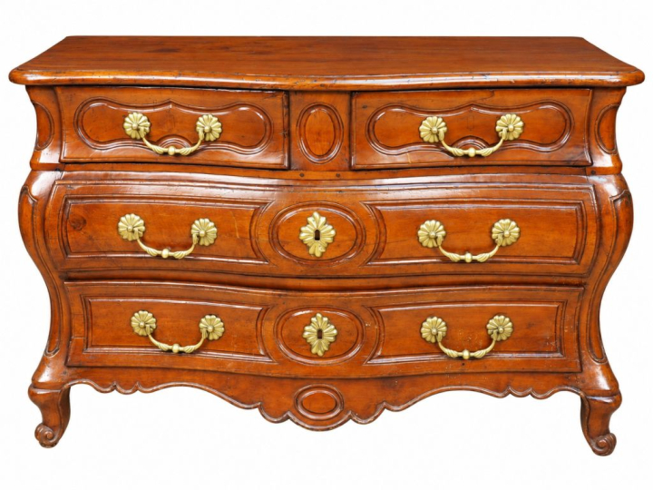 Commode Louis XV en bois naturel mouluré et sculpté, façade et panneau